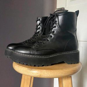 Black Lace Up Zip Up Vegan Boots with Rubber Sole 8.5 Womens Punk Grunge Goth